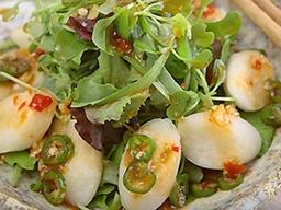 떡볶이가 부담 될 땐~ 가볍게 '떡샐러드'