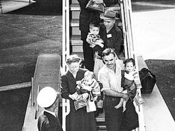 미국이 한국 어린이를 <strong>입양</strong>한 이유