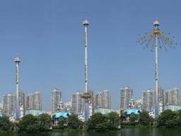 <strong>롯데월드</strong>, 2배로 길어진 자이로드롭 갑론을박…<strong>롯데월드</strong>가 밝힌 진실은?