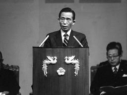 “박정희 한 게 뭐냐” 비판했던 농부, 43년 만의 <strong>재심</strong>서 <strong>무죄</strong>