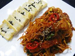 아삭아삭한 콩나물과의 조합! 삼겹살 찜