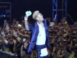 도끼, 공연 도중 111만 원 쾌척 "난 항상 내 사람들에게 돌려준다"