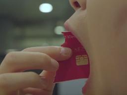 매년 <strong>신용카드</strong> 50장씩 먹는 '당.신.'