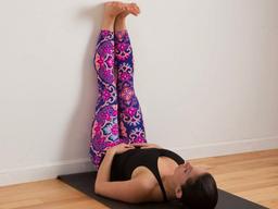 다리를 벽에 올리면 얻을 수 있는 놀라운 <strong>신체</strong>효과