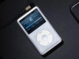 수퍼 <strong>디자이너</strong> 1명의 사표… 애플 시총 10조원 날아갔다