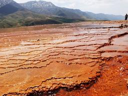 사막의 땅 이란…6000만년 테라스마다 영롱한 진주 빛
