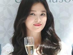 송혜교, 중국에서 화장품 광고행사···파경 후 첫 나들이