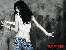 “길거리 도배했던…” 프리미엄 청바지로 승승장구했던 브랜드의 몰락