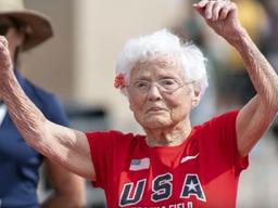 "<strong>103세</strong>에도 해낼 수 있답니다"…달리기 대회 우승한 할머니