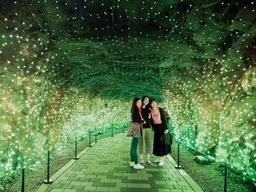 ‘동캉스’ 어때요? 동굴 밖 삐질삐질, 동굴 안 으슬으슬