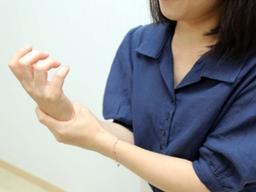 손저림이 혈액순환장애?…주부·조리사라면 '손목터널증후군'