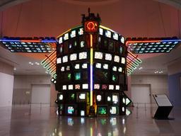 엑스포 끝나자 '프랙탈 거북선' 수난...우여곡절 끝 정박항 찾아