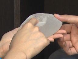 '희귀암 유발' 가슴 성형 보형물 11만 개 유통…불안 확산