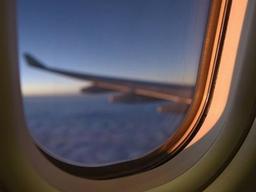 비행기서 '<strong>선크림</strong>' 꼭 발라야 하는 이유 <건강>