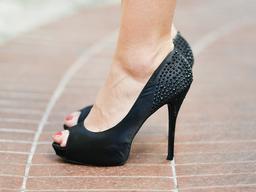 [비디오머그] '하이힐 병' 내 발은 비명 지르는 중…초기에 막을 방법은?