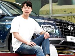 LG엔 ‘베이지 면바지’ 많았고 현대차에선 ‘<strong>반바지</strong>’가 보였다