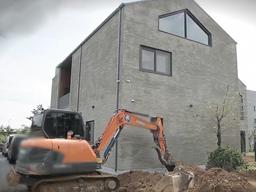 윤상현-메이비 집 '부실 공사 논란' 진실 공방…"<strong>연예인</strong> <strong>갑질</strong>" vs "허위사실"