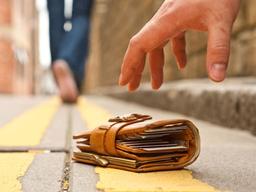 현금 5백만원 주워서 경찰서 신고 후 어떤 결과 돌아올까?