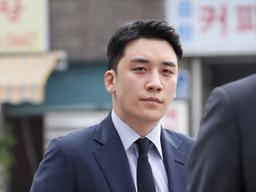 "성실히 조사받겠다"는 승리 "도박에 얼마썼냐" 질문엔 묵묵부답