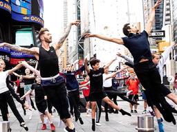 영국 <strong>왕자</strong> '발레 수업' 비웃은 美 앵커에…"소년들도 춤을 춘다" 역풍