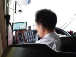 [단독]승객 30여명 안전은 뒷전…유튜브 시청한 버스기사