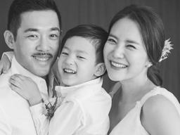 [N샷] 유하나, 둘째 출산 전 가족사진 공개…<strong>이용규</strong>·아들과 환한 미소