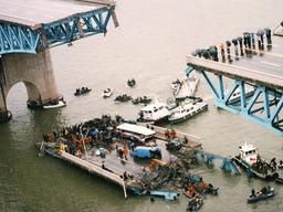 [사소한 발견] 꼭꼭 숨은 성수대교 위령비, 우리 기억도 함께 봉인됐다