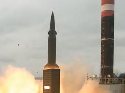 바다에 <strong>미사일</strong> 시험 발사…물고기 죽을까, 안 죽을까?