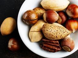 몸 속 <strong>염증</strong> 줄이려면 호두, 헤이즐넛 드세요