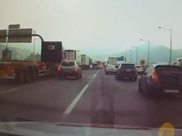 꽉 막힌 도로 '<strong>모세의</strong> <strong>기적</strong>'…30㎞ 15분만에 달린 응급환자