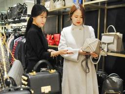 "하루 수억원 쓴다" 백화점에 <strong>사모님</strong> 나타나면 등장하는 직원의 정체