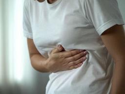 ‘복통’이 알려주는 몸의 이상 징후 5가지