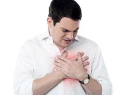 가슴 통증까지 유발하는 역류성 <strong>식도염</strong>, 증상 완화는 어떻게?