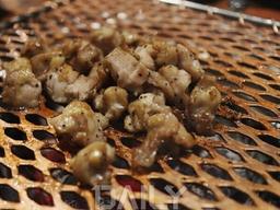 닭 껍질만 모아 판다고? 국내 이색 닭 <strong>요리</strong> 음식점