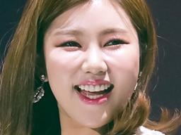 `미스트롯` <strong>송가인</strong> 행사비도 원톱…장윤정·홍진영 이미 넘었다