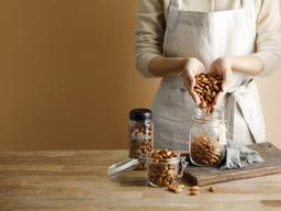 “매일 먹는 아몬드, 주름 <strong>개선</strong>에 도움”