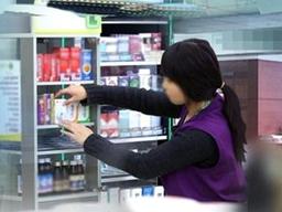 "아가씨 예쁘게 생겼네" 성희롱 시달리는 편의점 아르바이트생들 [그것을 아시나요]