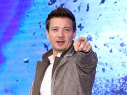 '호크 아이' 제레미 레너, 전처 살해 협박 혐의로 피소