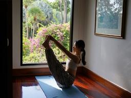 김경리 “요가, 몸과 마음을 살리는 언어”