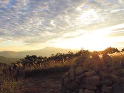 은빛솜이불 펼친듯 아스라한 억새물결…<strong>황매산</strong> ‘가을멋’에 취하다