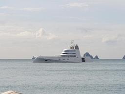 시선 집중!…러 재벌 4천억짜리 슈퍼<strong>요트</strong>, <strong>부산</strong> 앞바다 유유자적