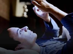 장시간 스마트폰 사용, OOOO 유발한다?