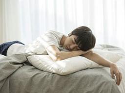 얼굴에 생긴 베개 자국, 지워지지 않는 <strong>이유</strong>는?