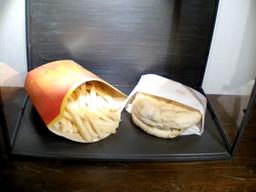 10년째 썩지않은 맥도날드 치즈버거, 정말?