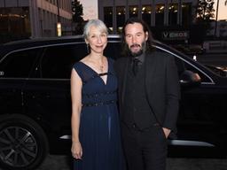 <strong>키아누 리브스</strong>, 작가 겸 화가 알렉산드라 그랜트와 열애 "책 작업하던 사이서…"