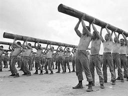 “짬밥 먹었다고 맞아죽기도…박찬주, 어디서 <strong>삼청교육대</strong> 운운하나”