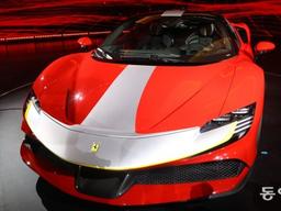 페라리의 전기차 도전! ‘SF90 스트라달레’ 국내 공개