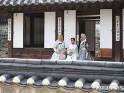 '한국어 모르는데…' 영어·일어·중국어만 안내하는 한국