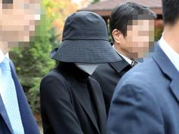 ‘<strong>마약</strong> <strong>밀반입</strong>’ 홍정욱 장녀 눈물로 선처 호소 “어린시절부터 우울증”