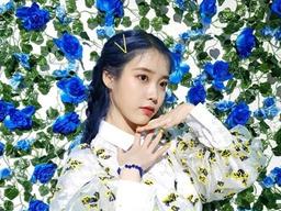 <strong>아이유</strong> "고생한 것도 버틴 것도.. 다 '러브 포엠' 덕분"